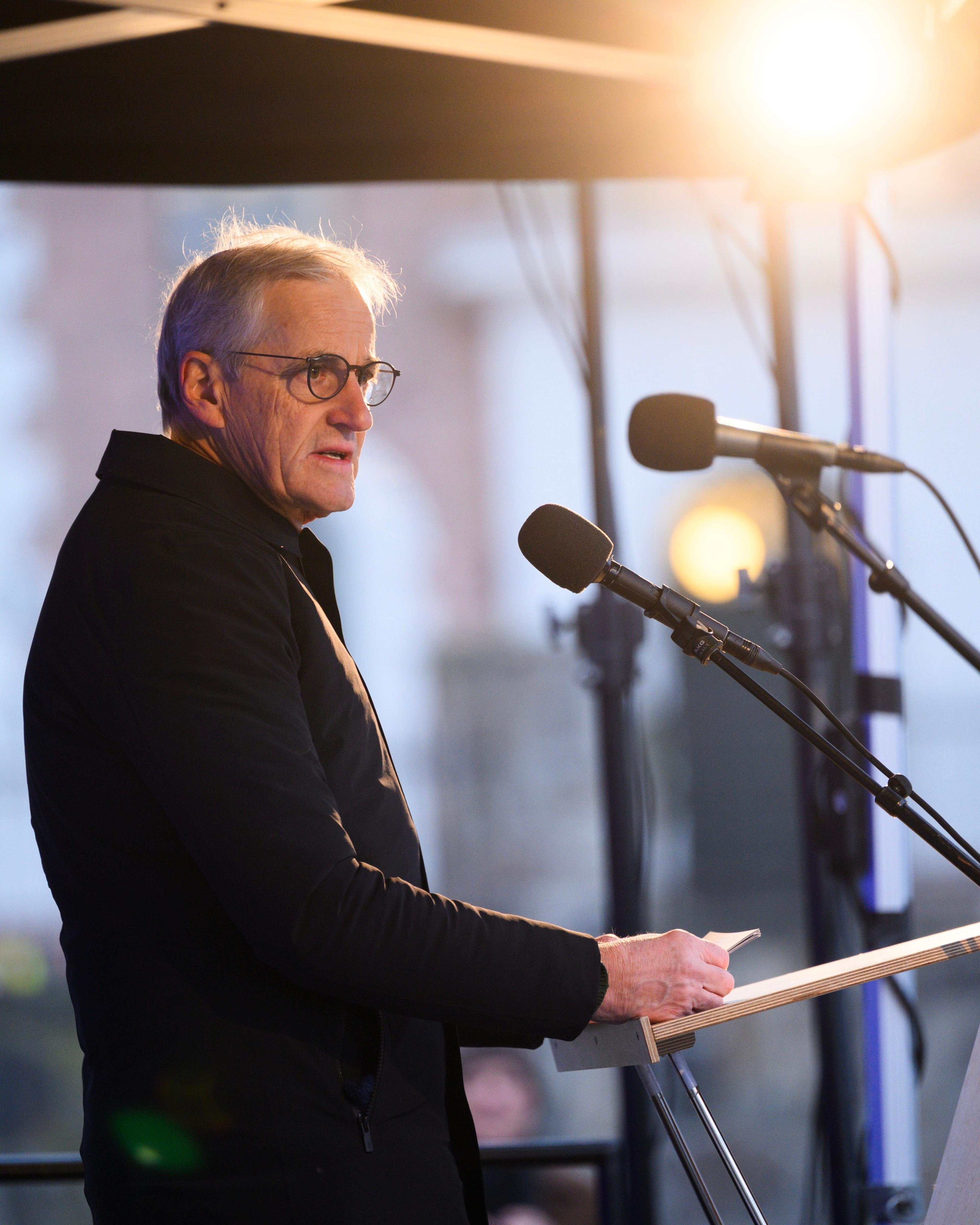 Statsministeren taler