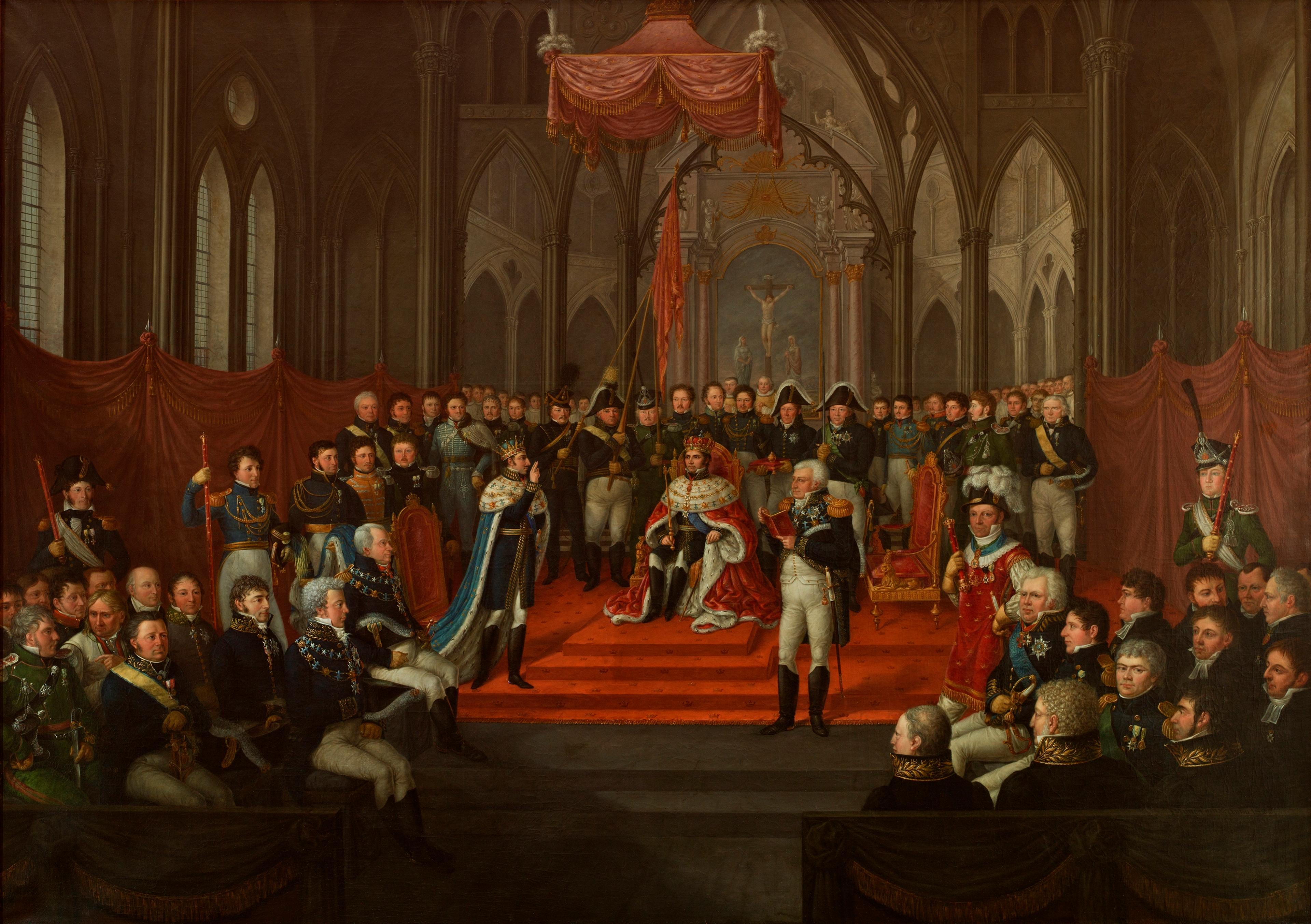 Maleri av seremonien. Carl Johan sitter med krone og kappe på et opphøyd podium i sentrum av bildet.