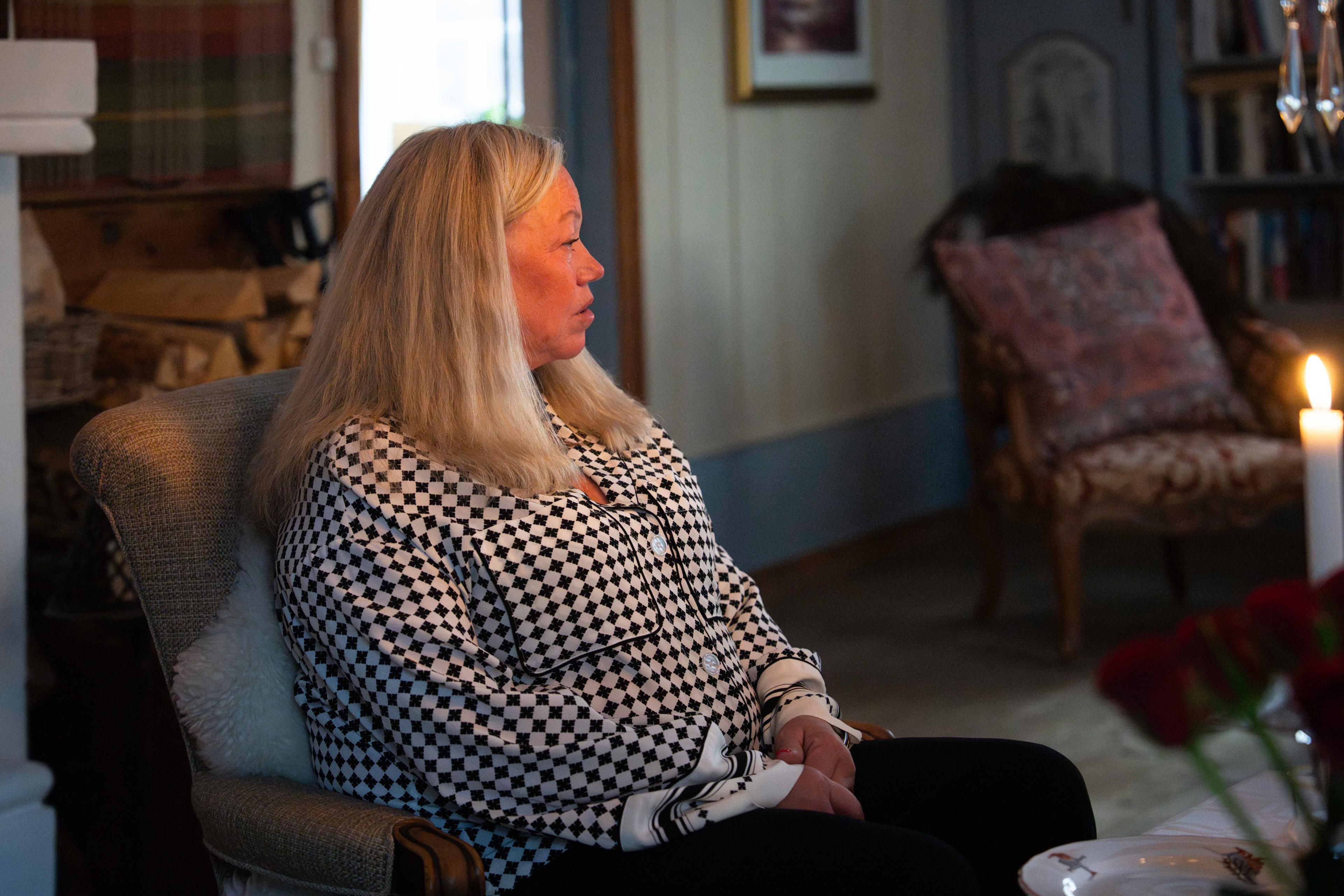 Tett på Bjørg Gjestvang i en samtale.