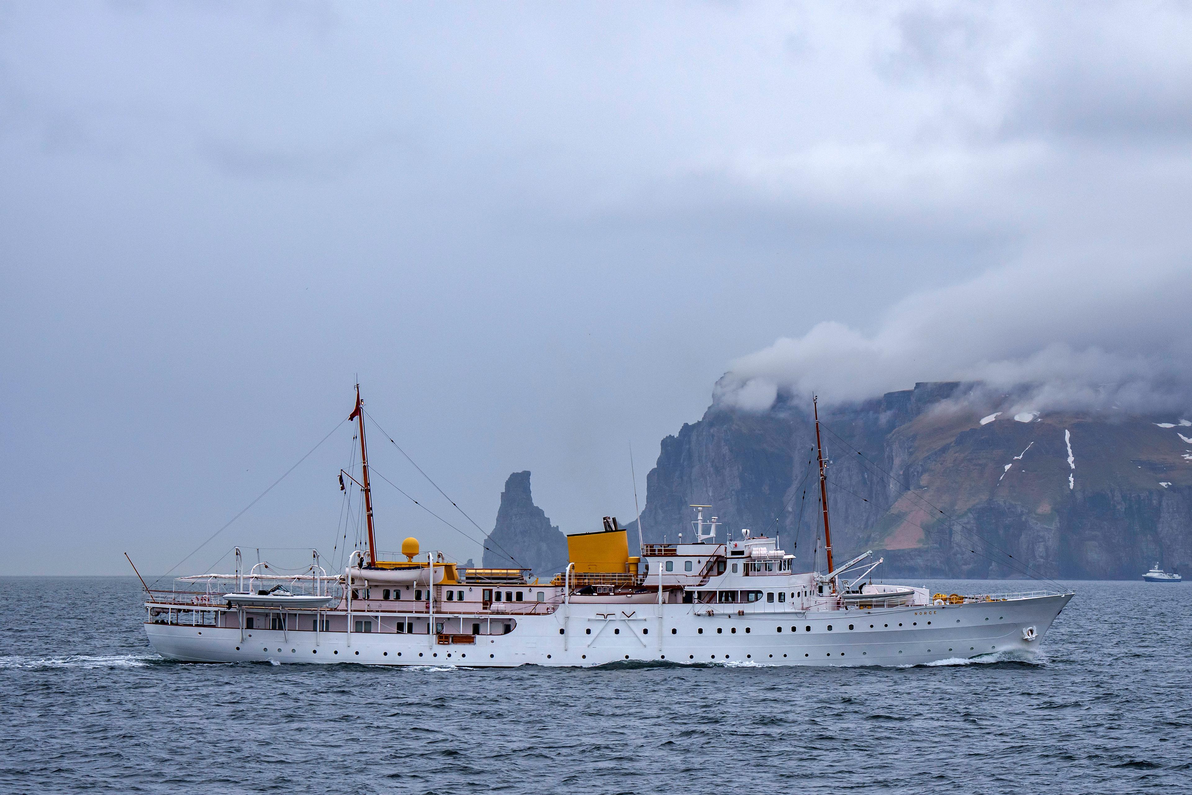 Kongeskipet i skodde.