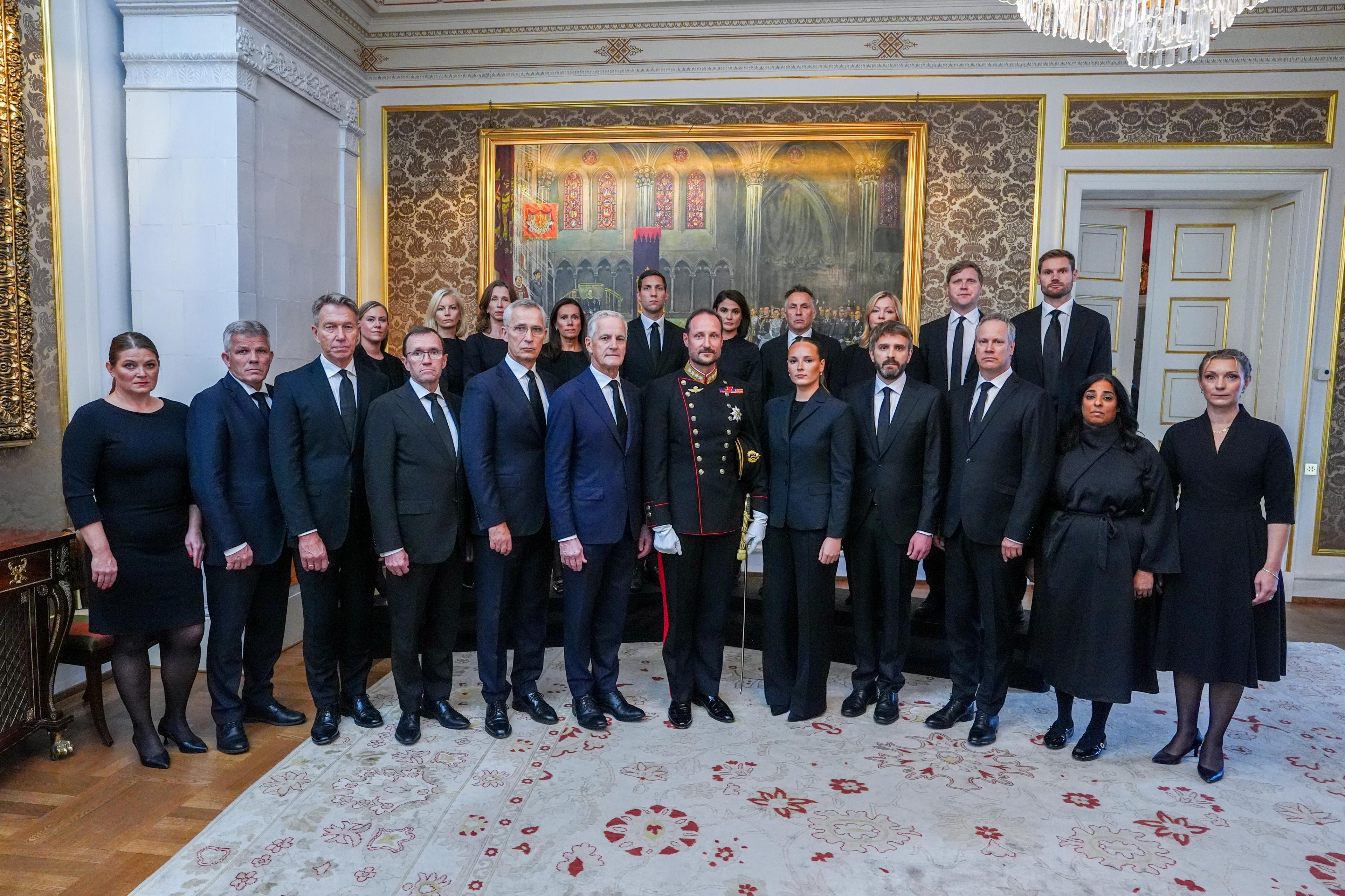 Gruppebilde i ministersalongen på SLottet