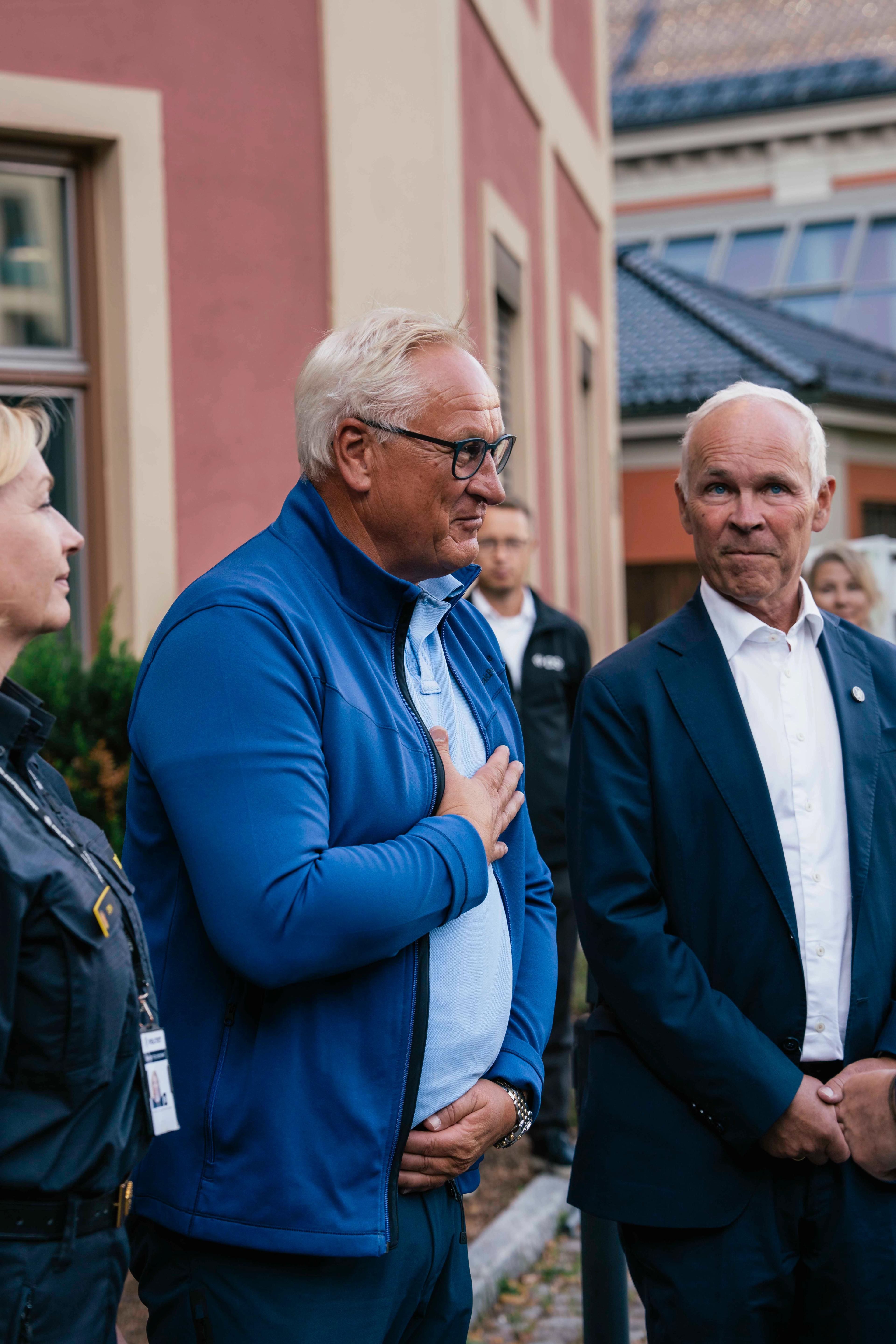 Ordfører i Drammen, Kjell Arne Hermansen med hånden på brystet.
