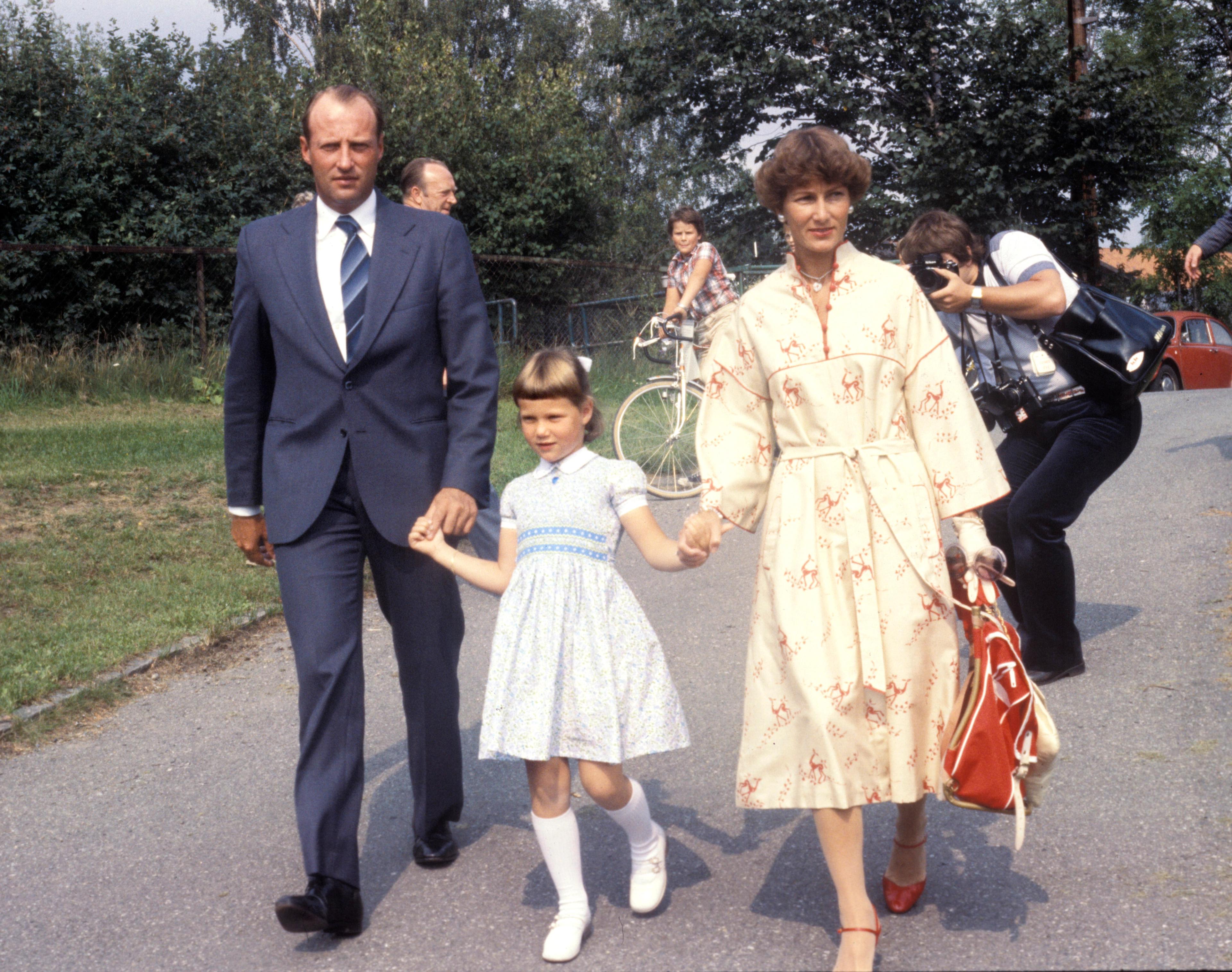 Prinsesse Märtha Louise leier begge foreldrene sine.