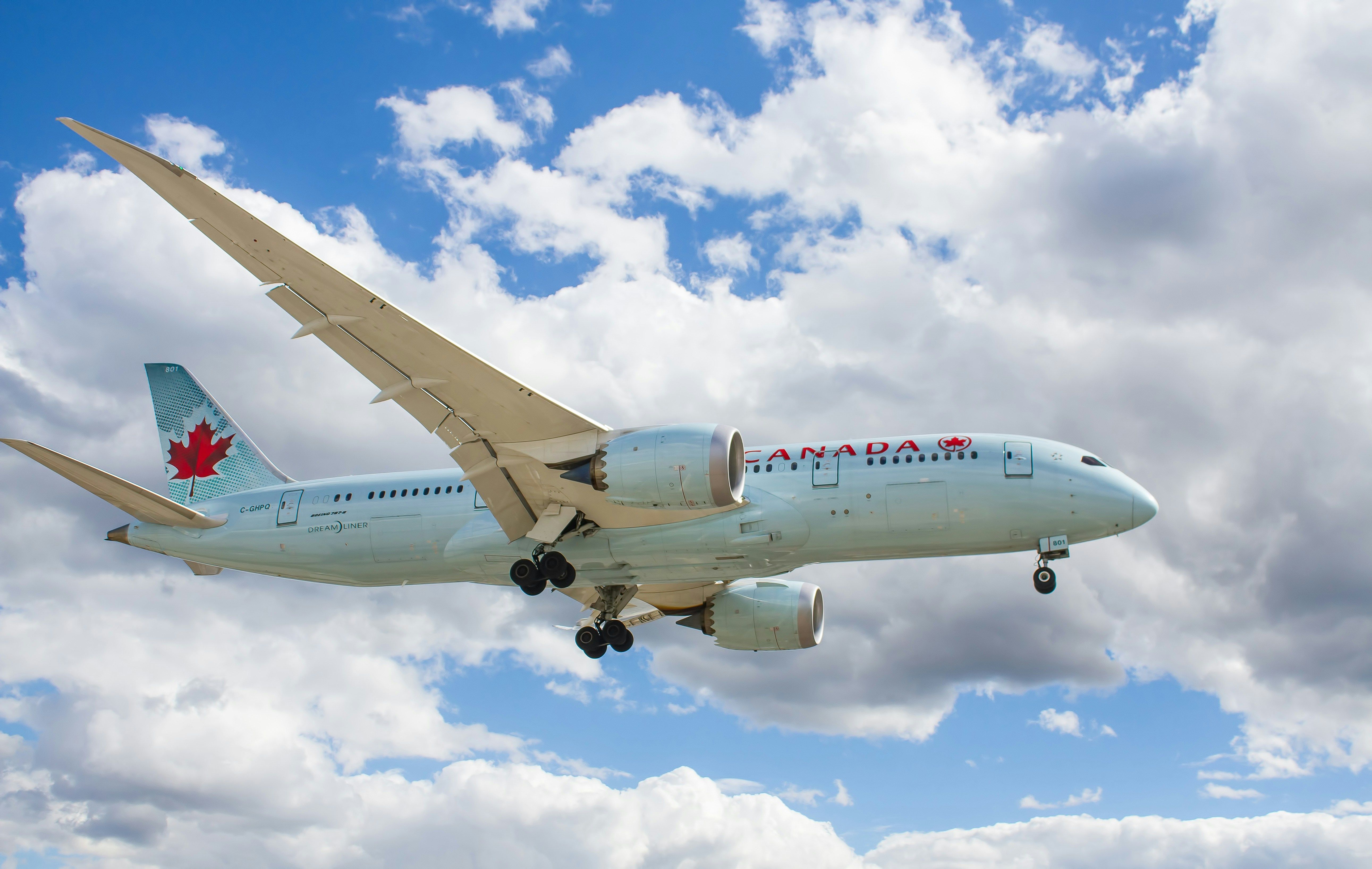 Air Canada Lowers Financial Forecast Amid Declining U.S. Travel