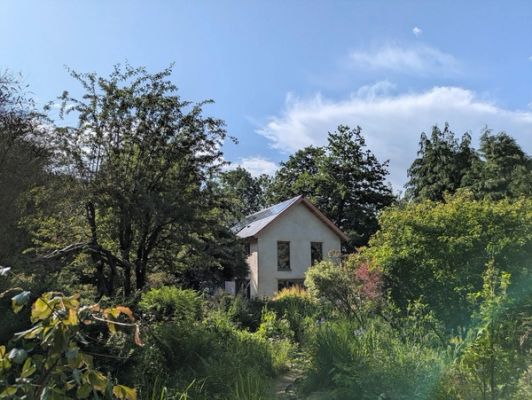 Main view of the property.