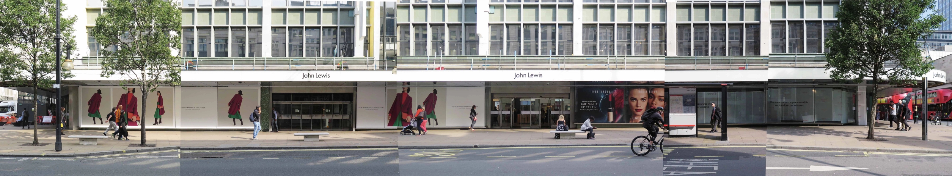 Panoramic photo of a strip of oxford street