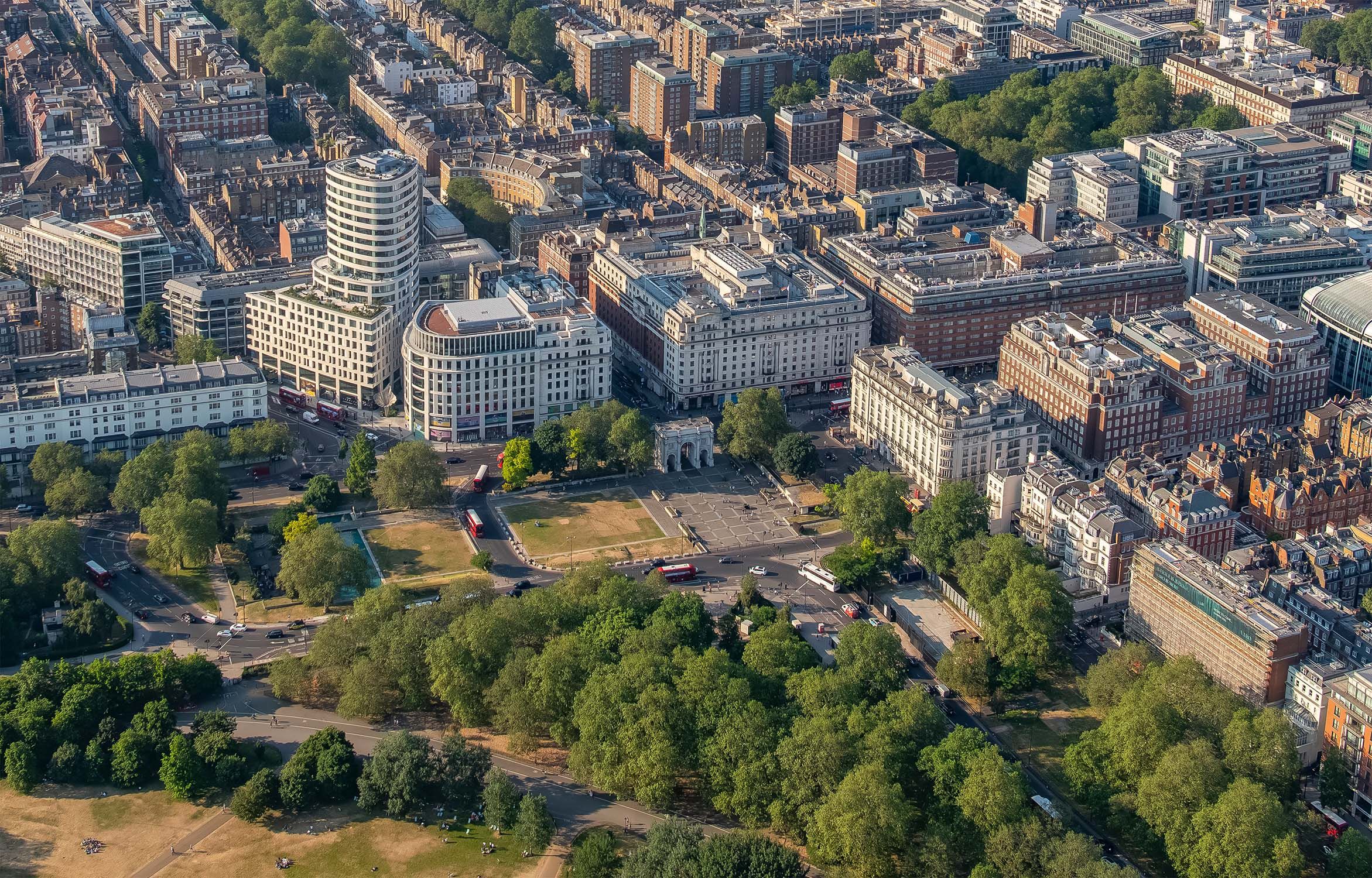 Ariel photograph of Marble Arch and surrounding area including lots of green trees.