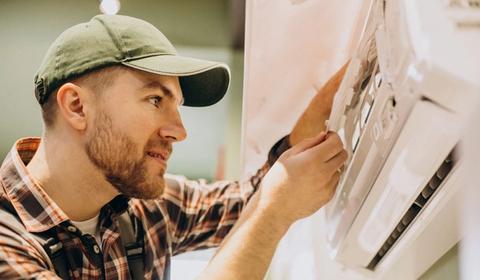 HVAC team expert installaing an ac in Simi valley , CA 