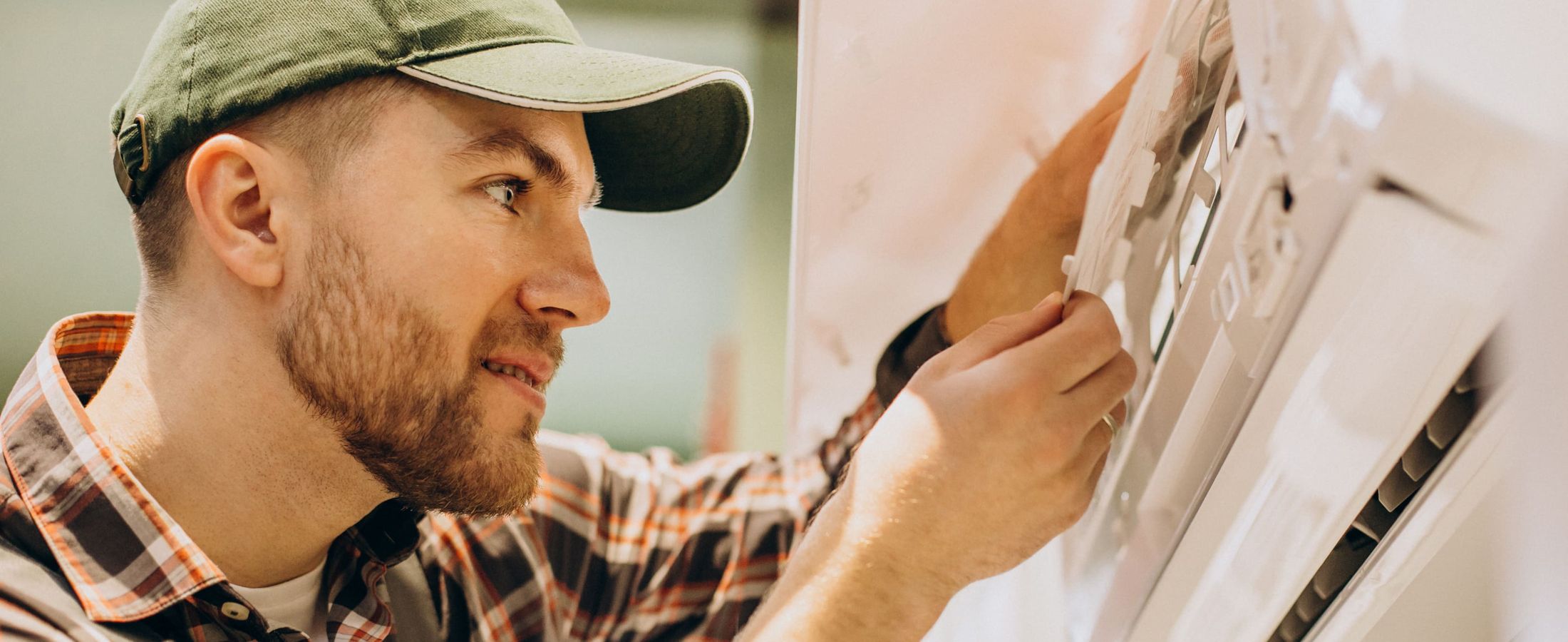 HVAC team expert installaing an ac in Simi valley , CA 