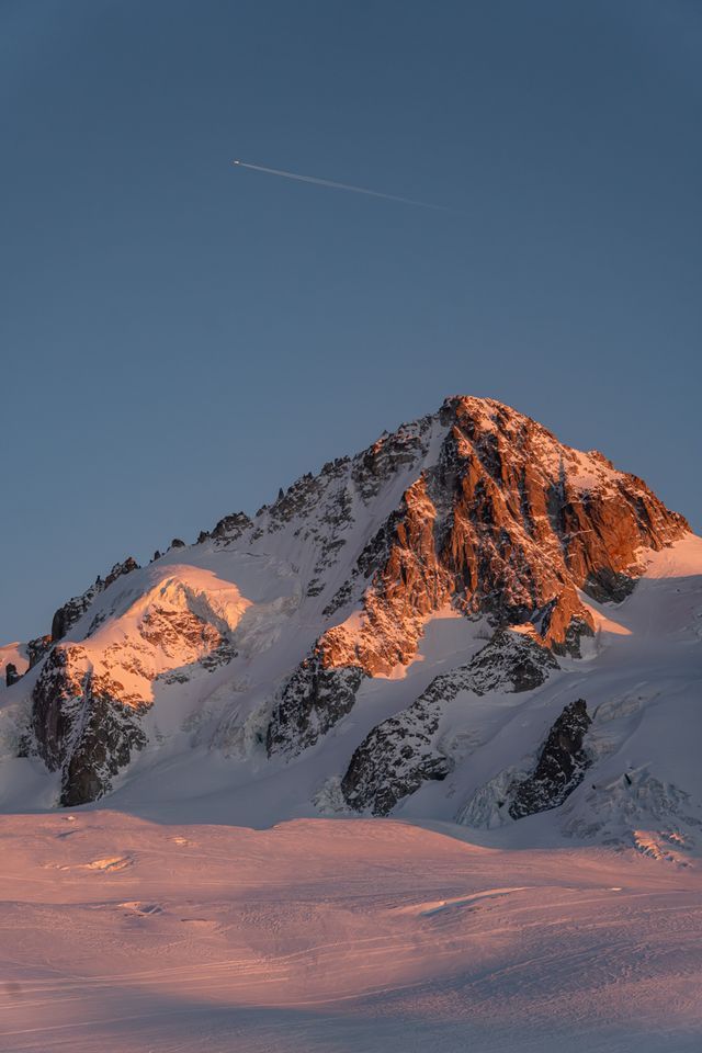 Lodowiec Tour i Aiguille du Chardonnet o zachodzie słońca