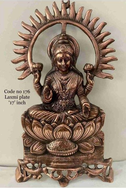 Lakshmi idol Detail View 3