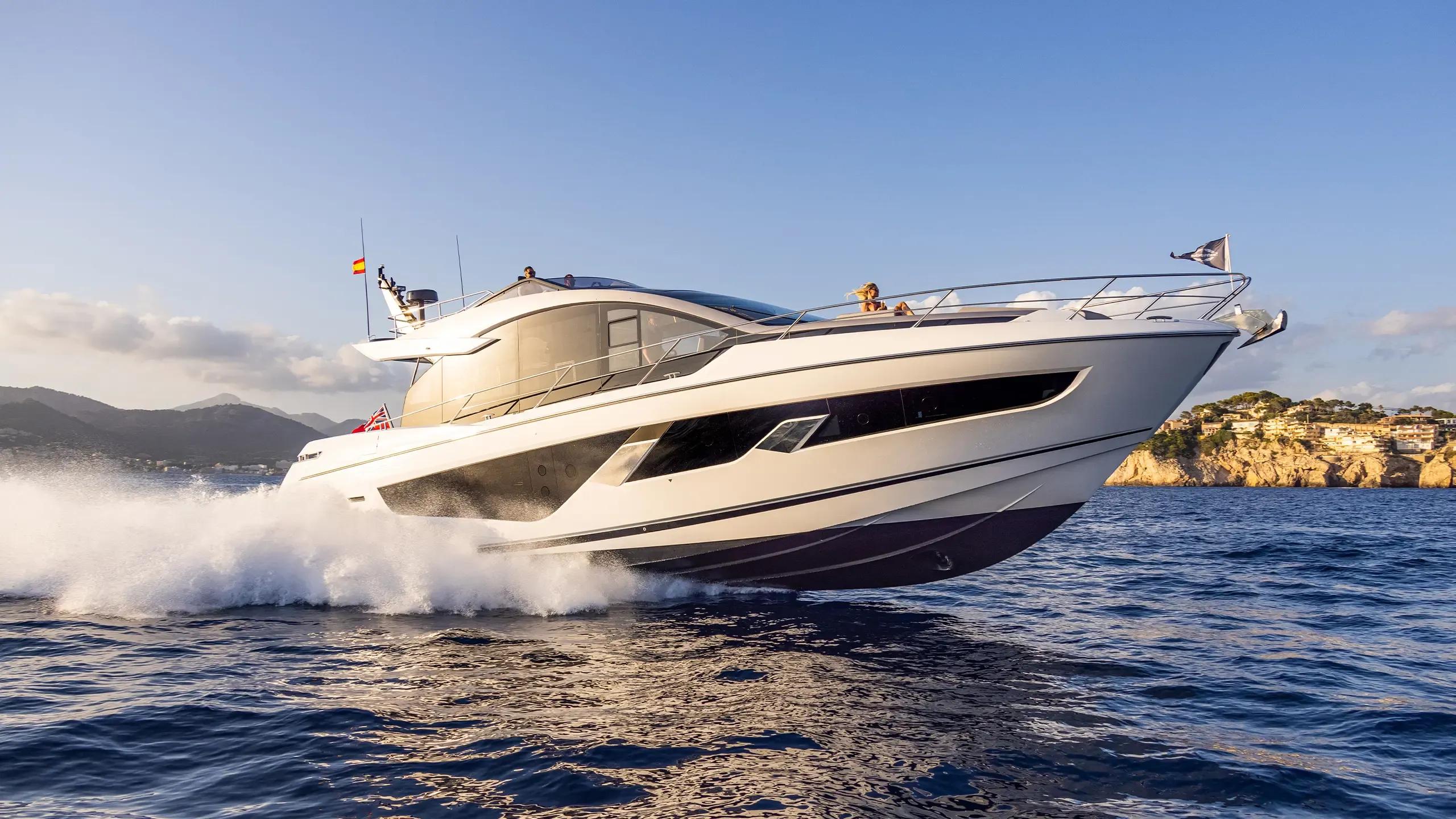 2022 Sunseeker 65 Sport Yacht