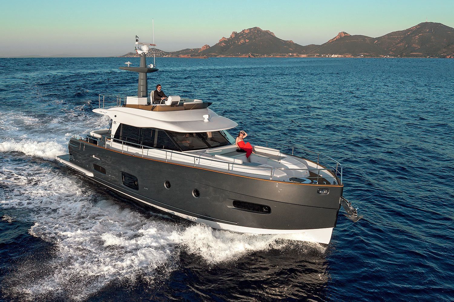 2013 Azimut Yachts Magellano 53