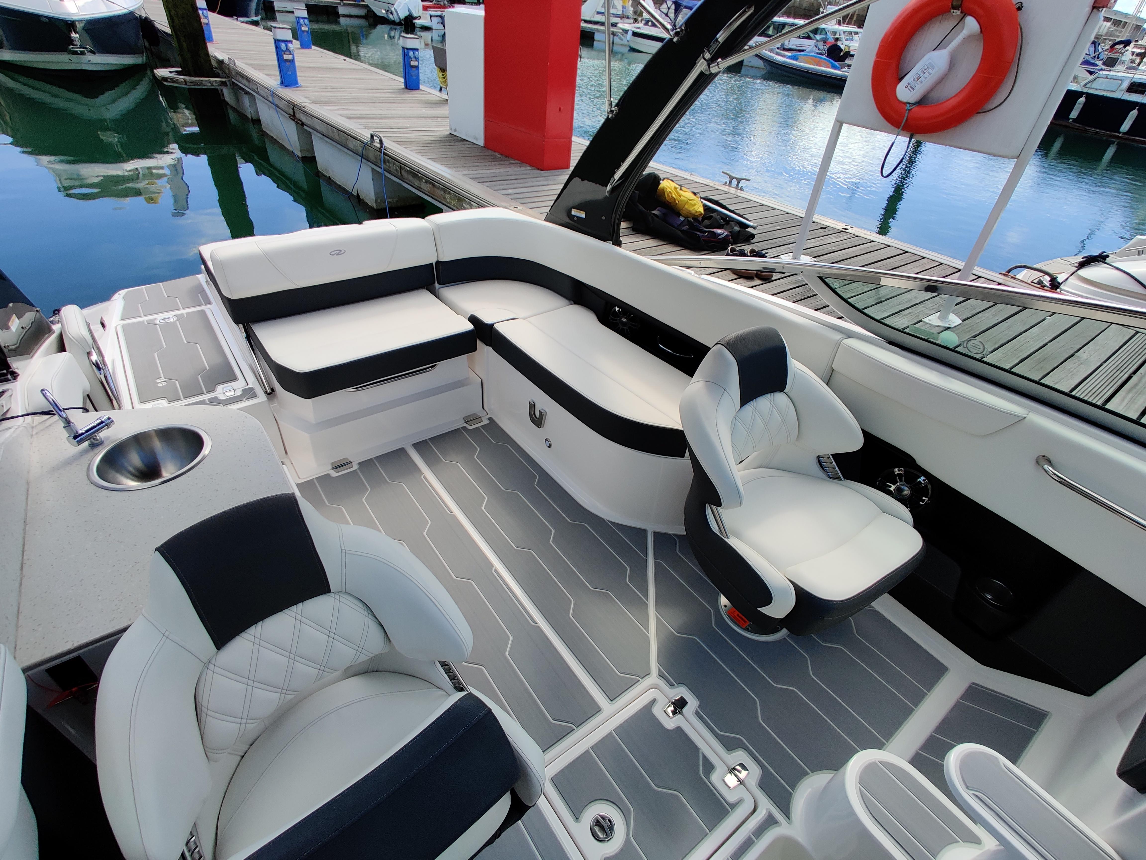 2019 Regal Boats 2550 Cuddy