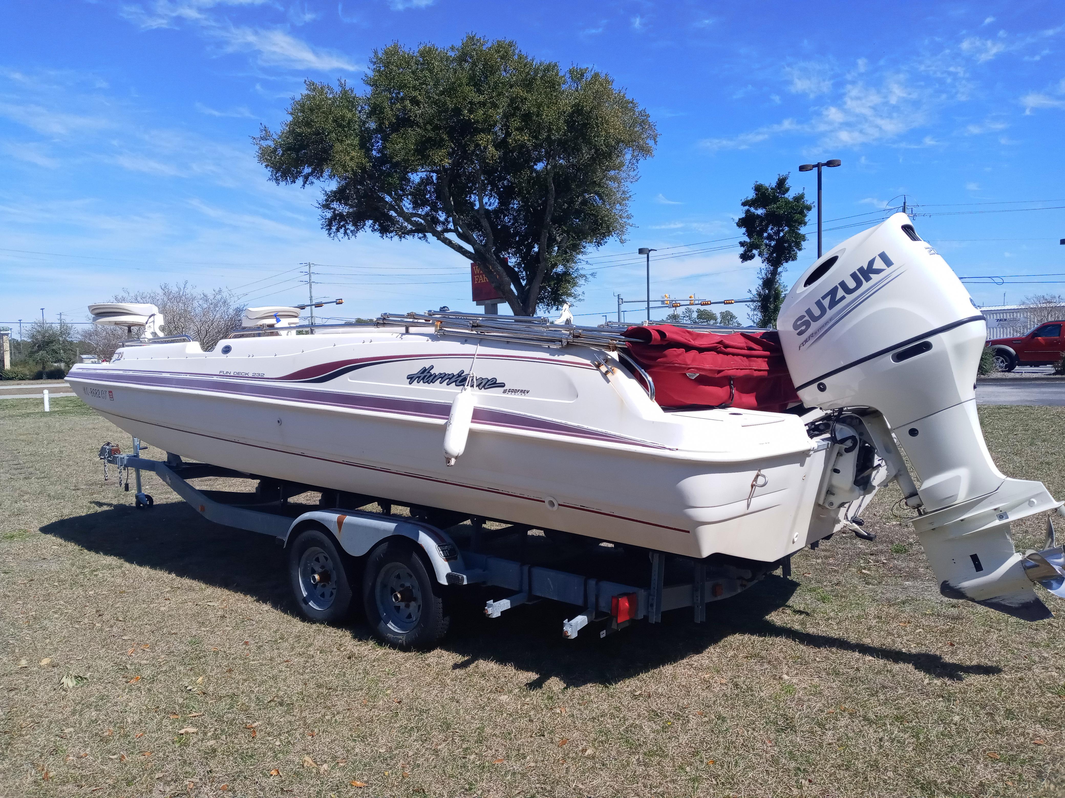 1998 Hurricane Boats Fun Deck 232