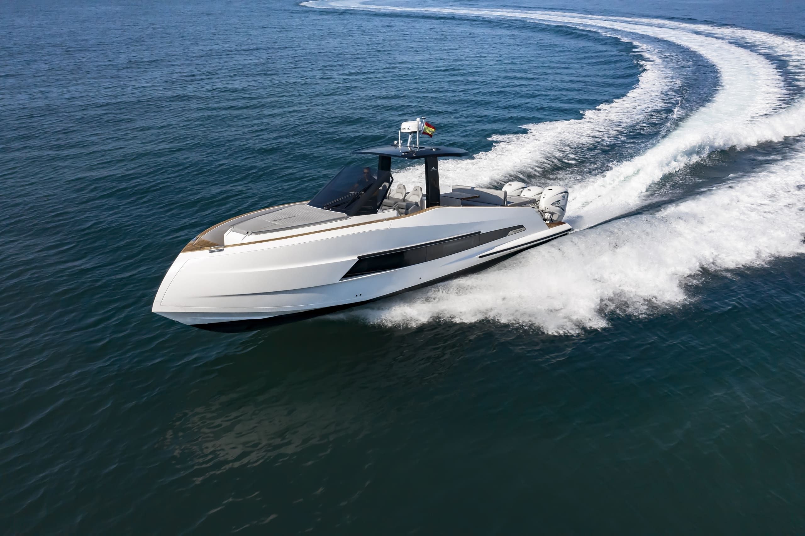 2024 Astondoa 377 Coupe Outboard