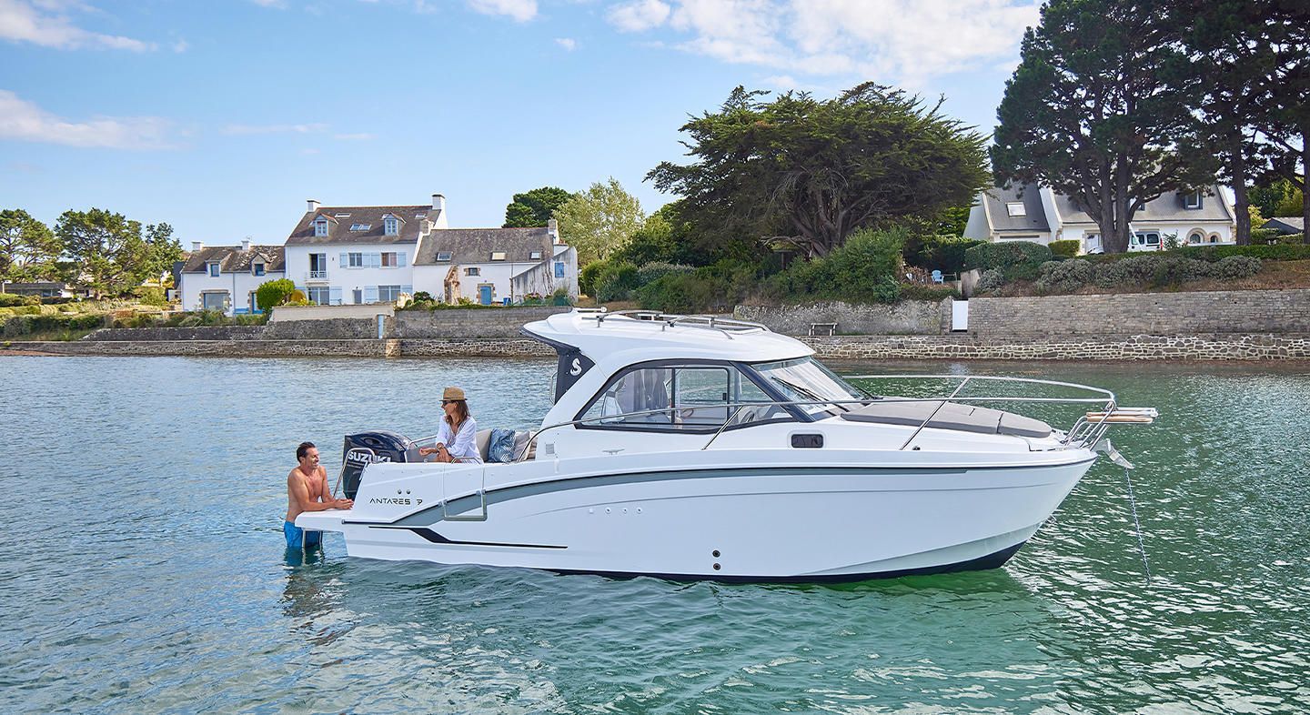 2020 Beneteau Antares 7