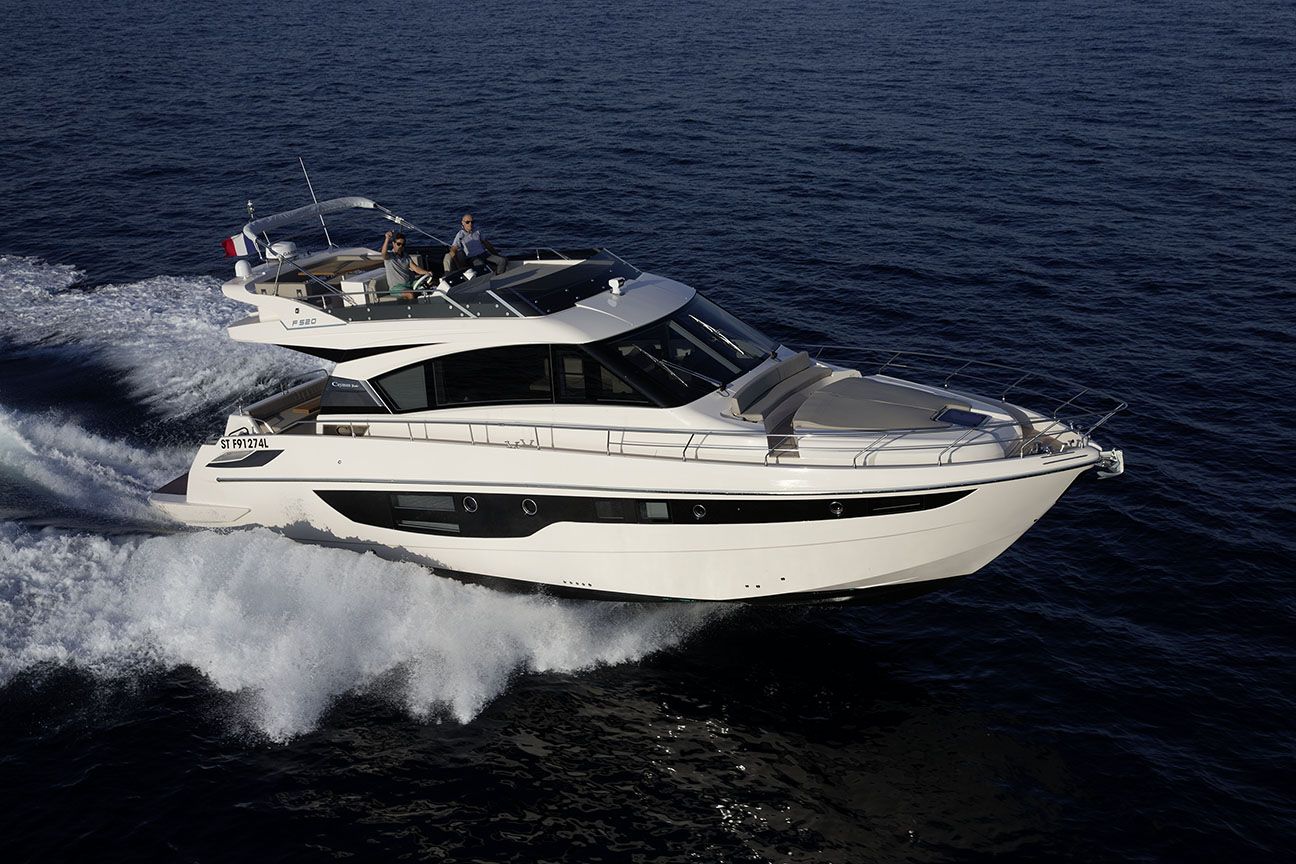 2019 Cayman Yachts F520