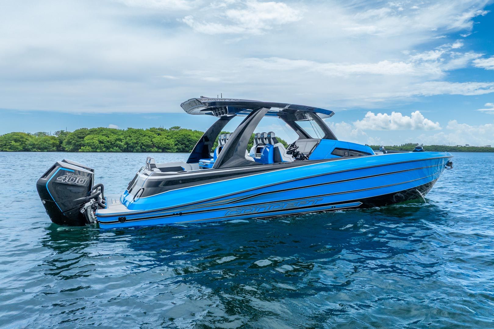 Concept 3600 Open Deck centre console, photo 5