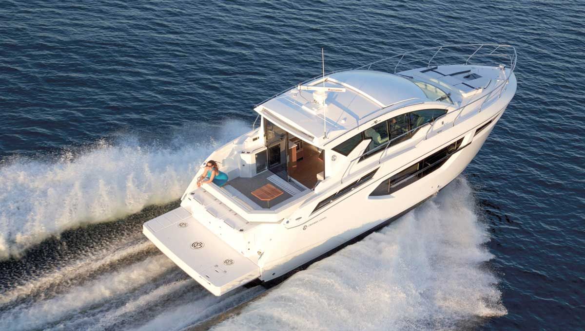2022 Cruisers Yachts 42 Cantius 
