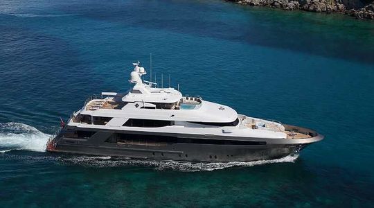 2017 Crescent Yachts 145