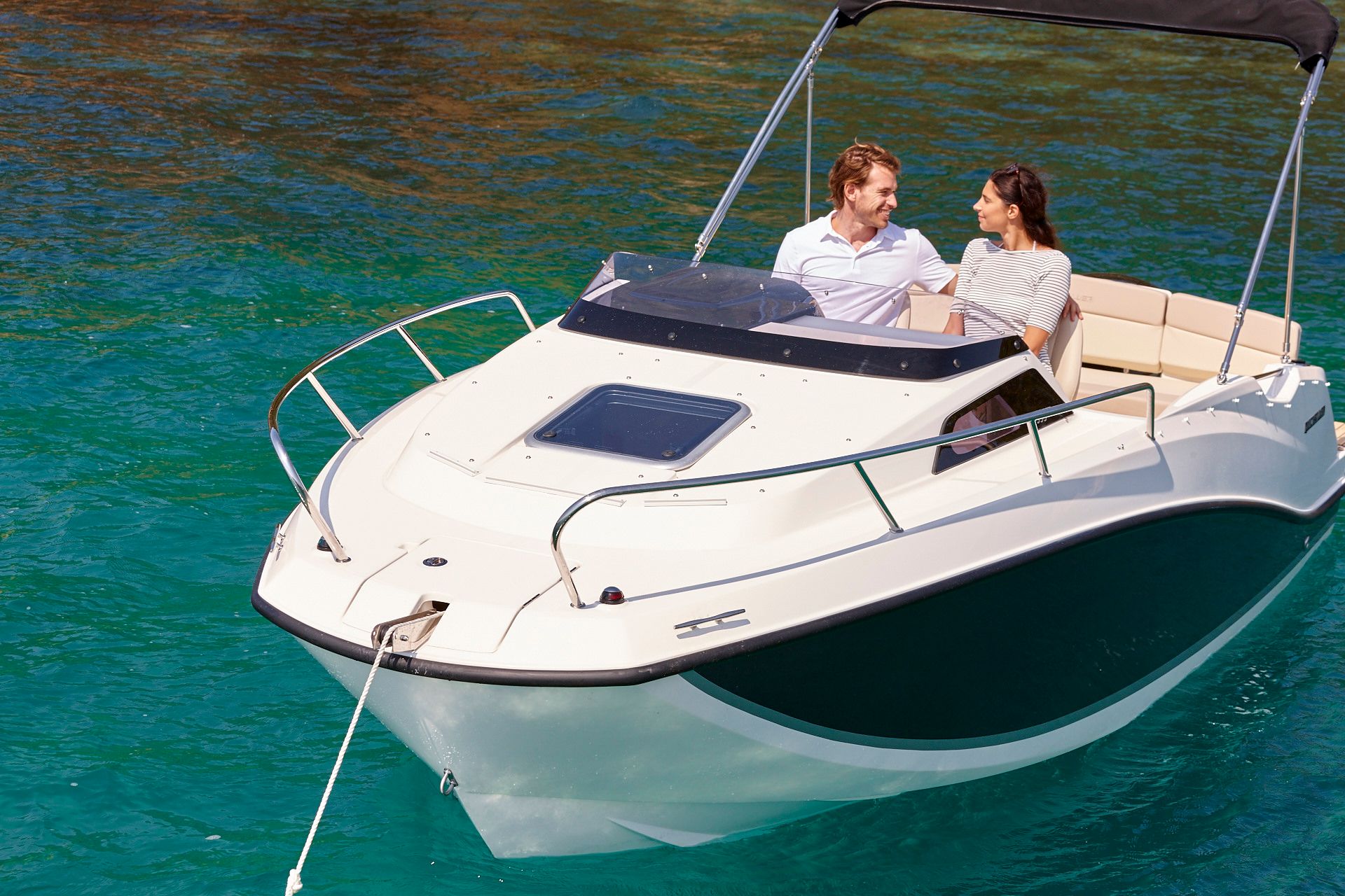 Quicksilver Activ 555 Cabin, photo 5