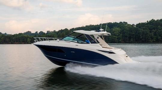 2022 Sea Ray Sundancer 320 Outboard