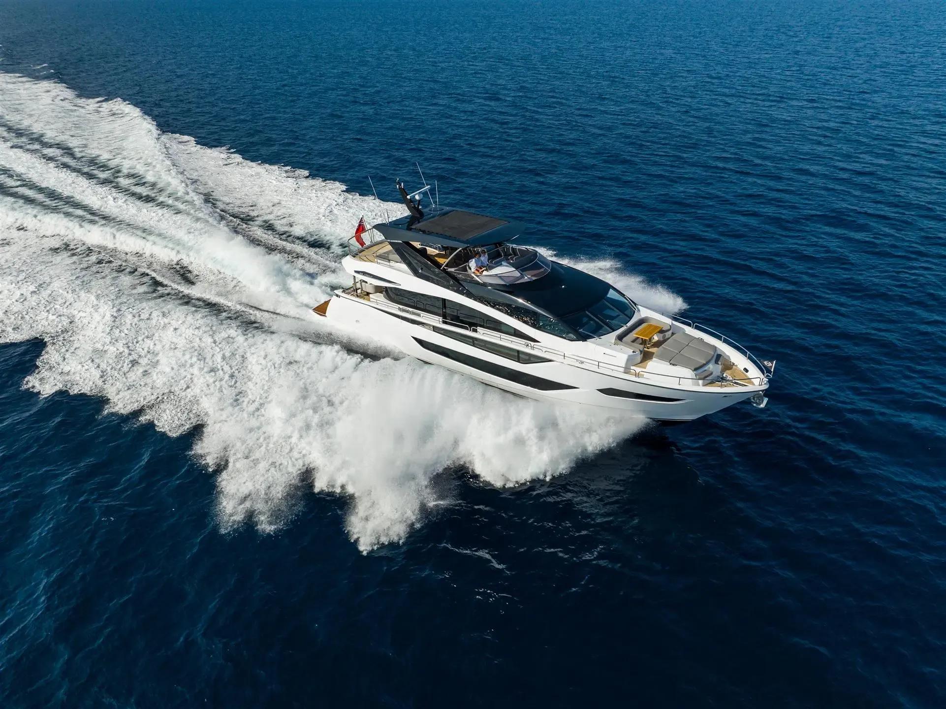 2018 Sunseeker 86 Yacht