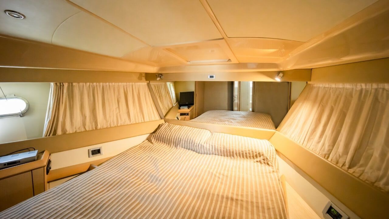 2003 Ferretti Yachts 460