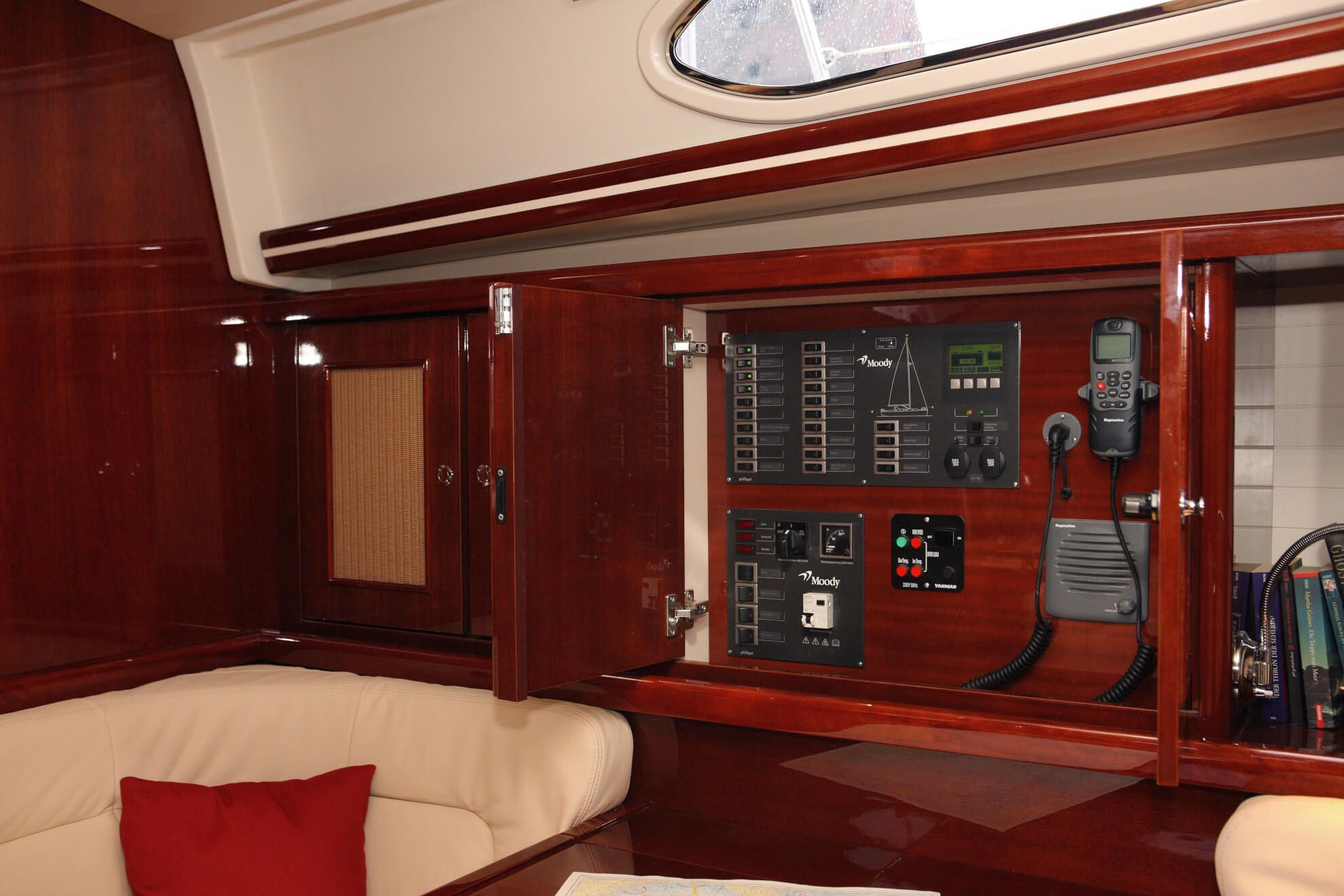 2021 Moody Yachts Aft Cockpit 41