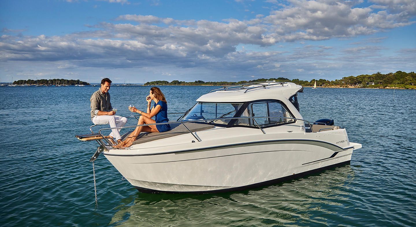 2020 Beneteau Antares 7