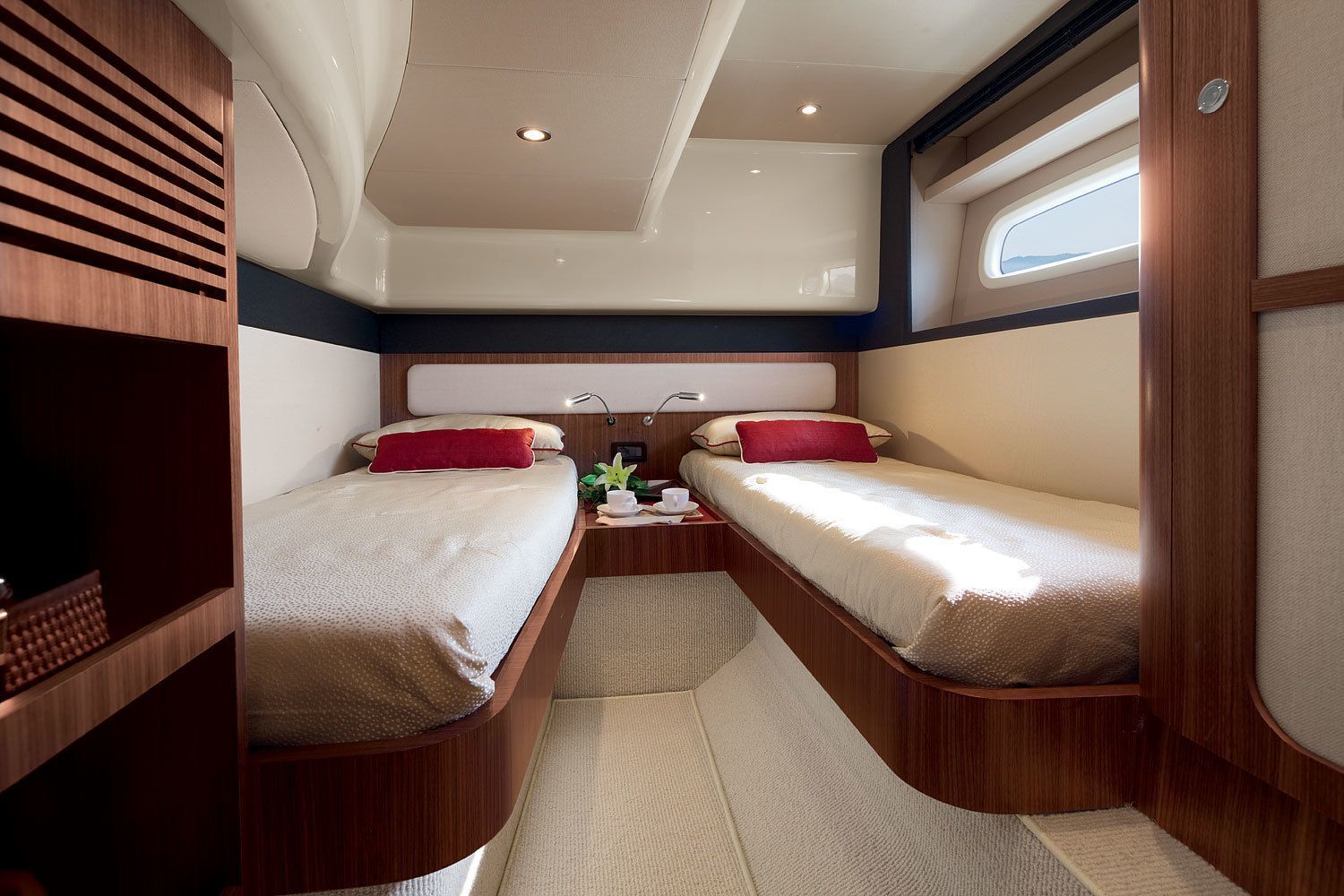 2013 Azimut Yachts Magellano 43