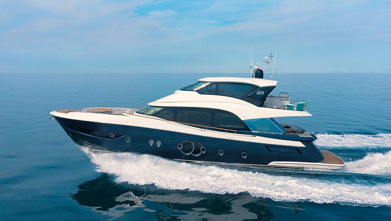 2020 Monte Carlo Yachts MCY 76 Skylounge