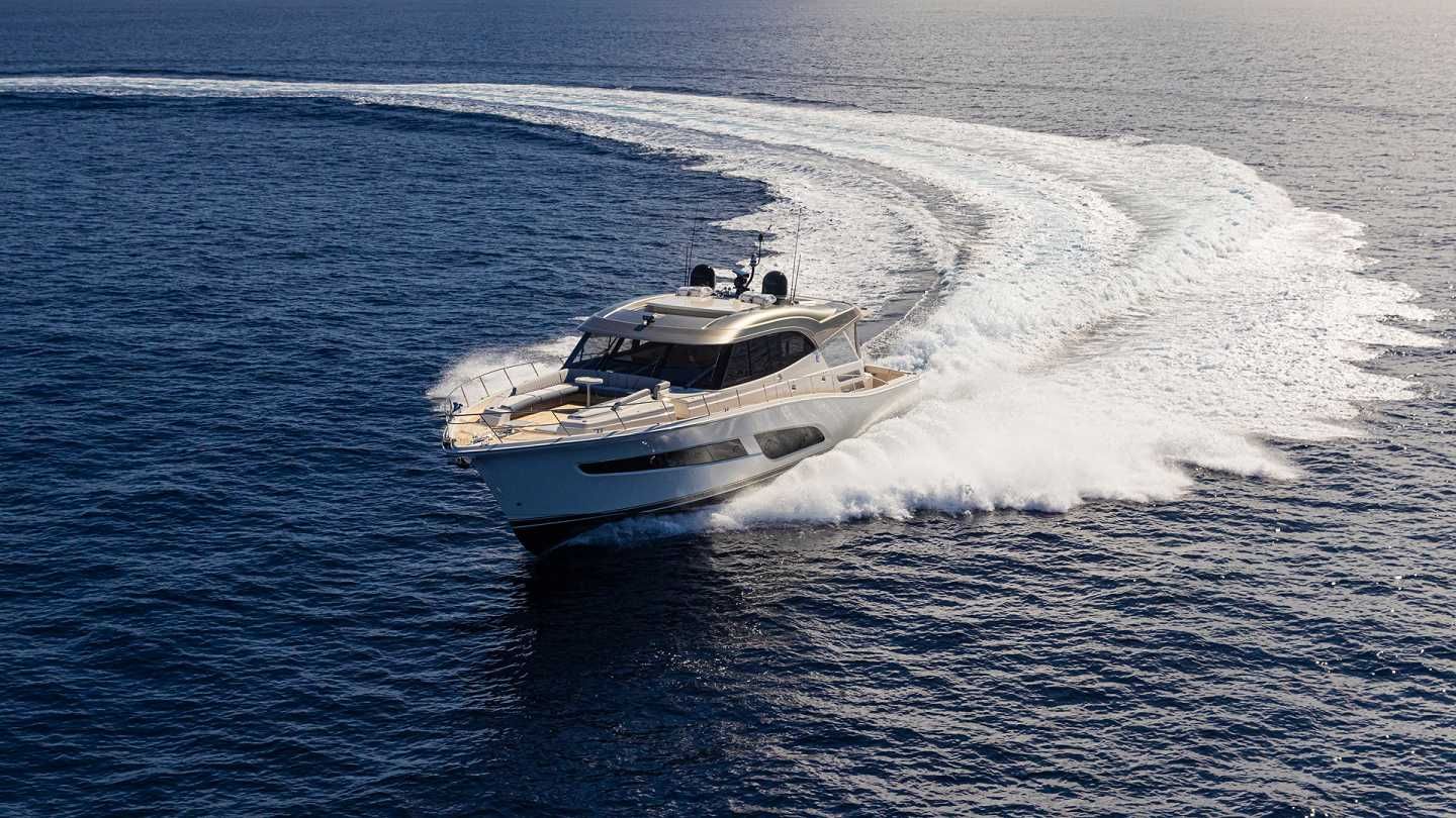 2021 Riviera 645 SUV