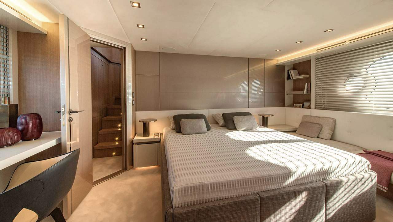 2015 Monte Carlo Yachts MCY 70