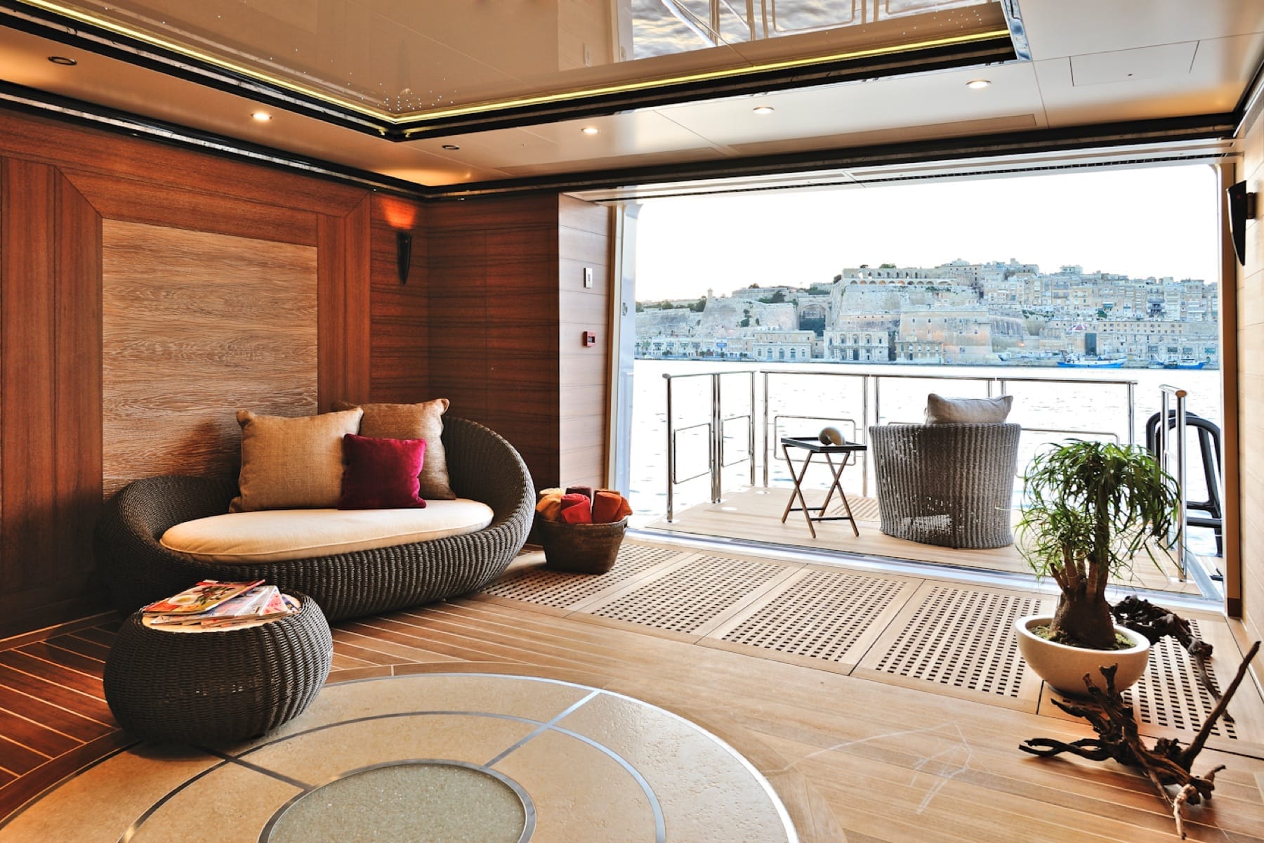 2009 Oceanco Vibrant Curiosity