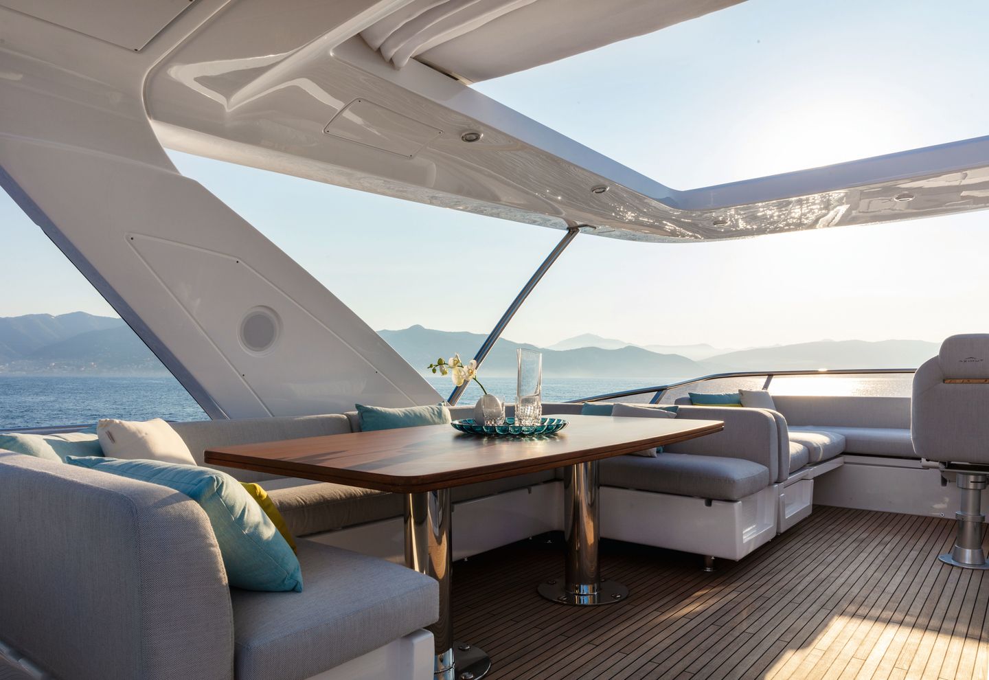 2003 Azimut Yachts 74 Fly