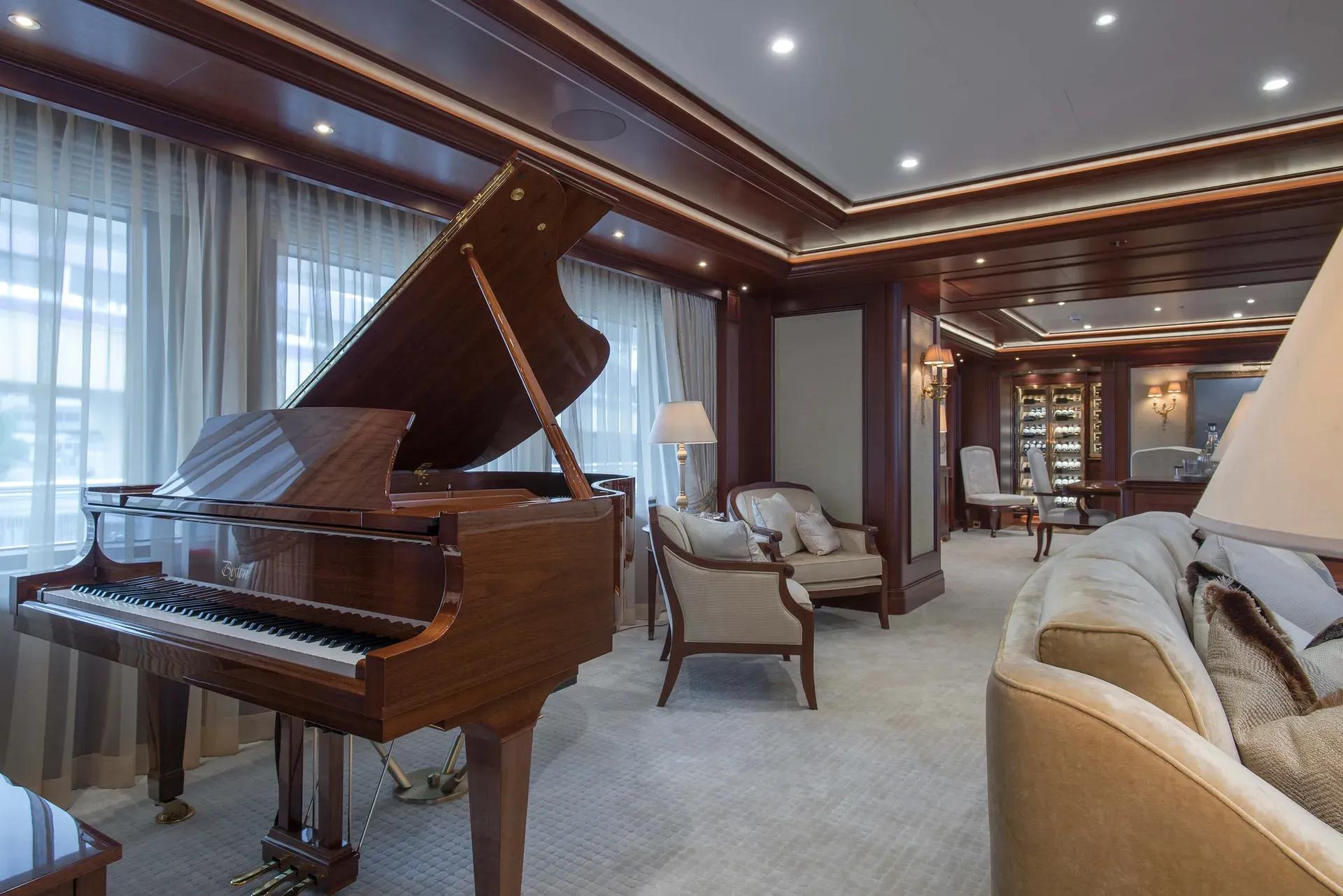 2017 Lurssen Yachts Amatasia