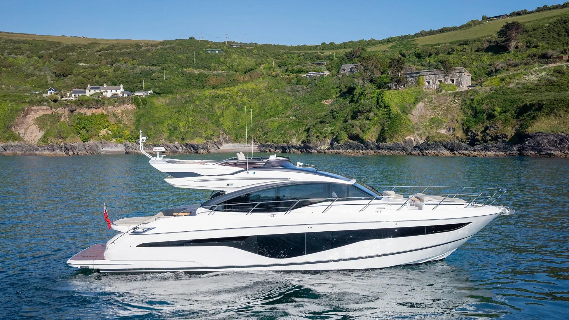 2020 Princess Yachts S62