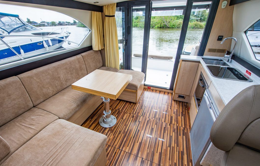 2020 Broom Boats Commodore