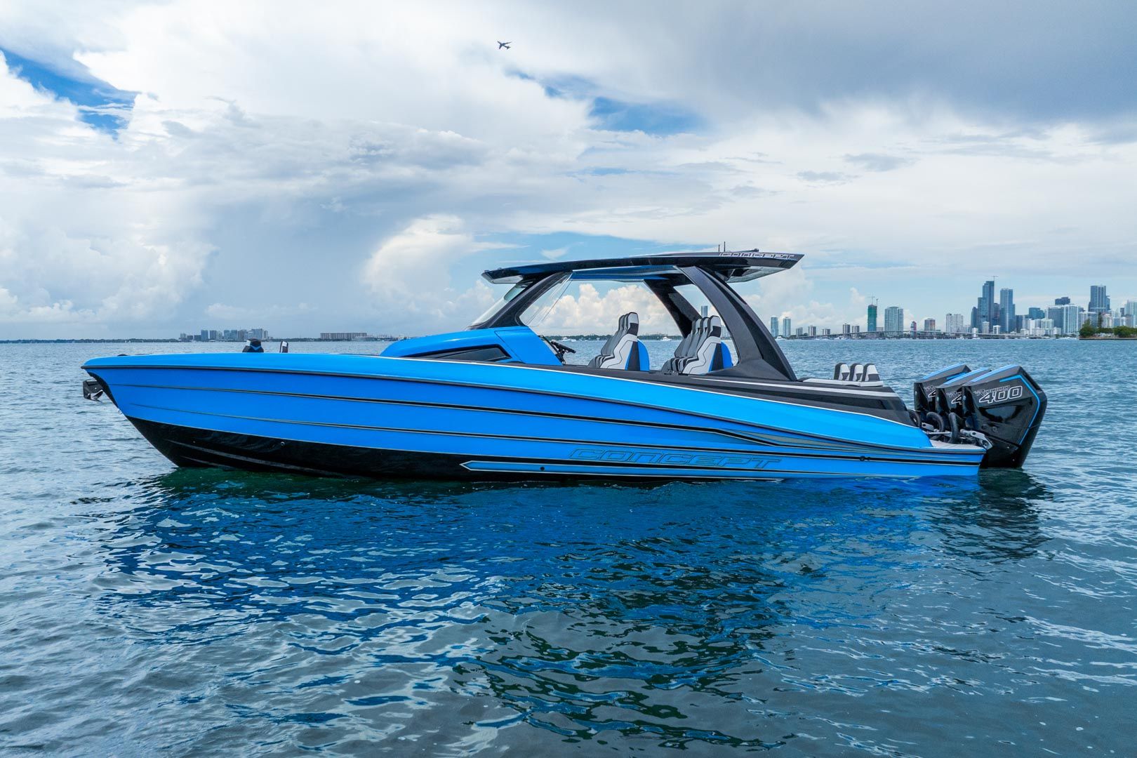 Concept 3600 Open Deck centre console, photo 4