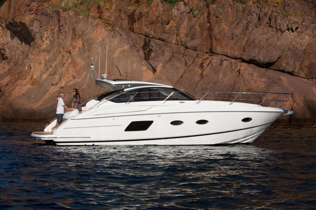 2012 Princess Yachts V39