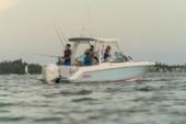 2022 Boston Whaler 240 Vantage