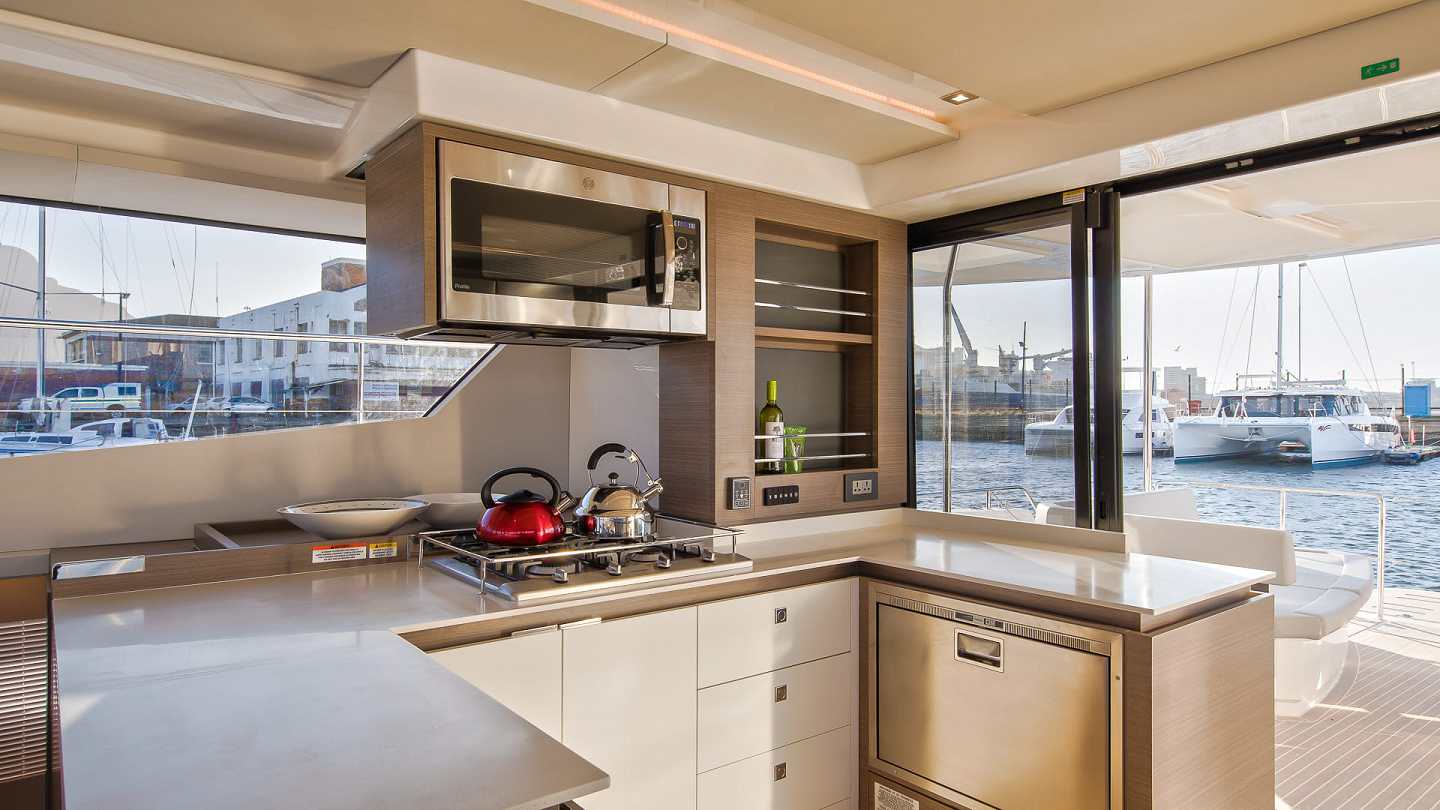 2023 Robertson and Caine Leopard 53