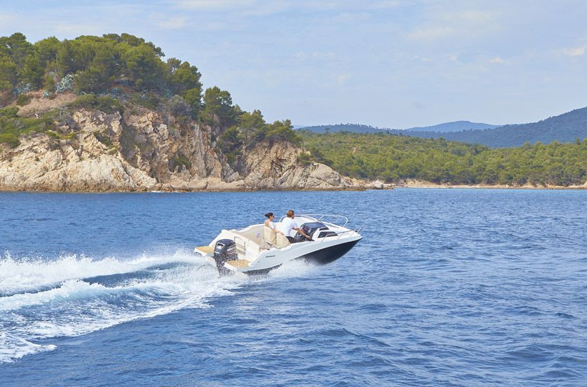 Quicksilver Activ 555 Cabin