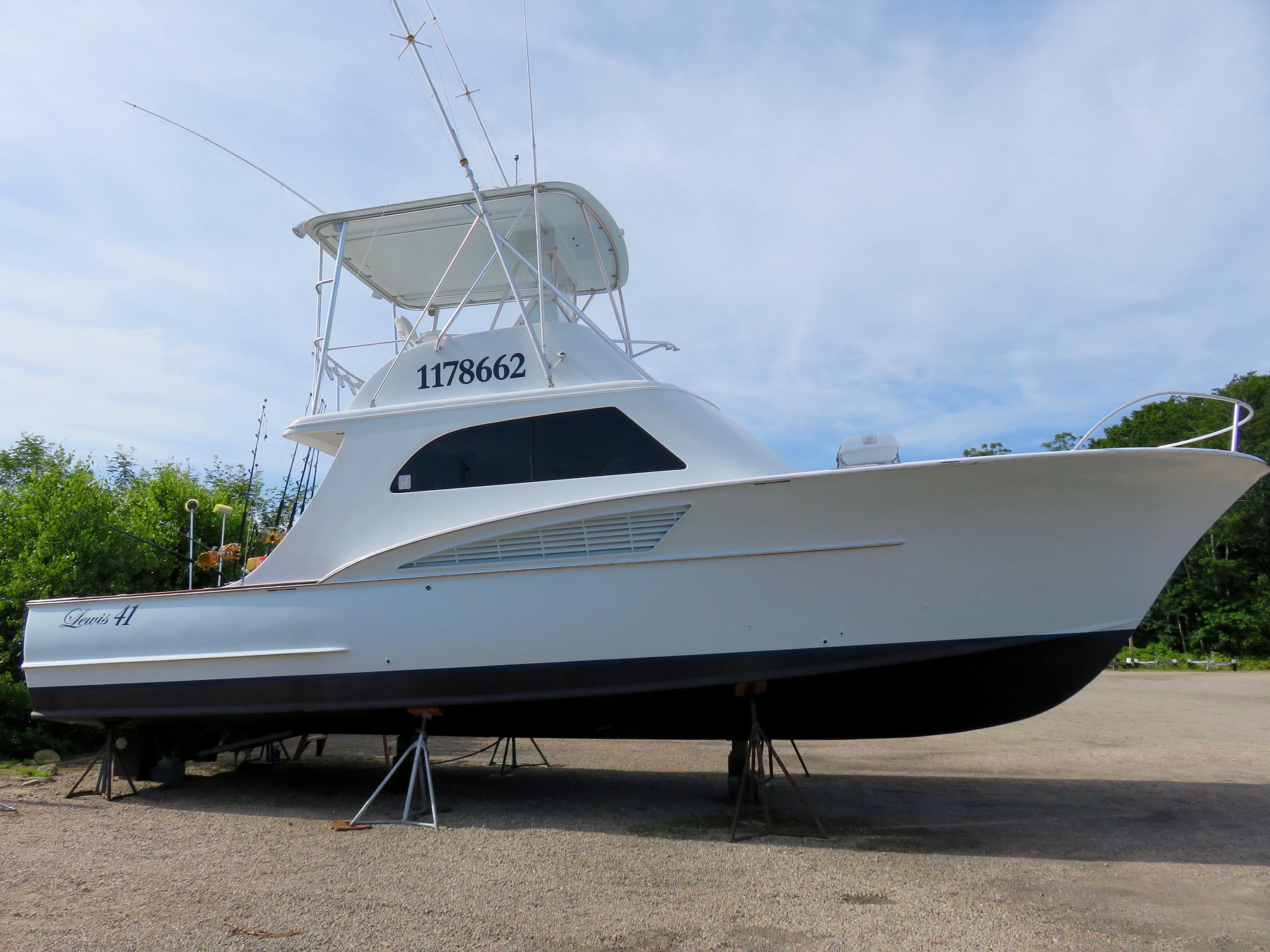 2013 Custom Carolina  Lewis Brothers 41 Flybridge Sportfish