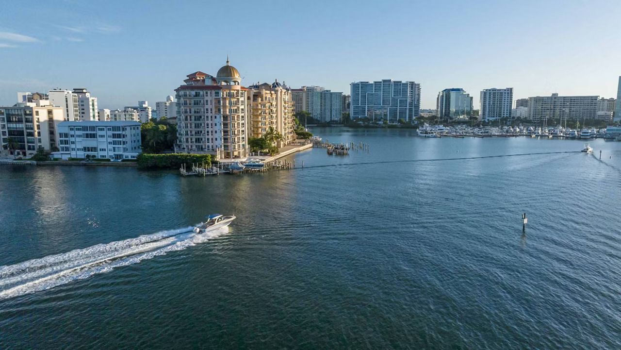 2022 Chris-Craft Launch 31 GT