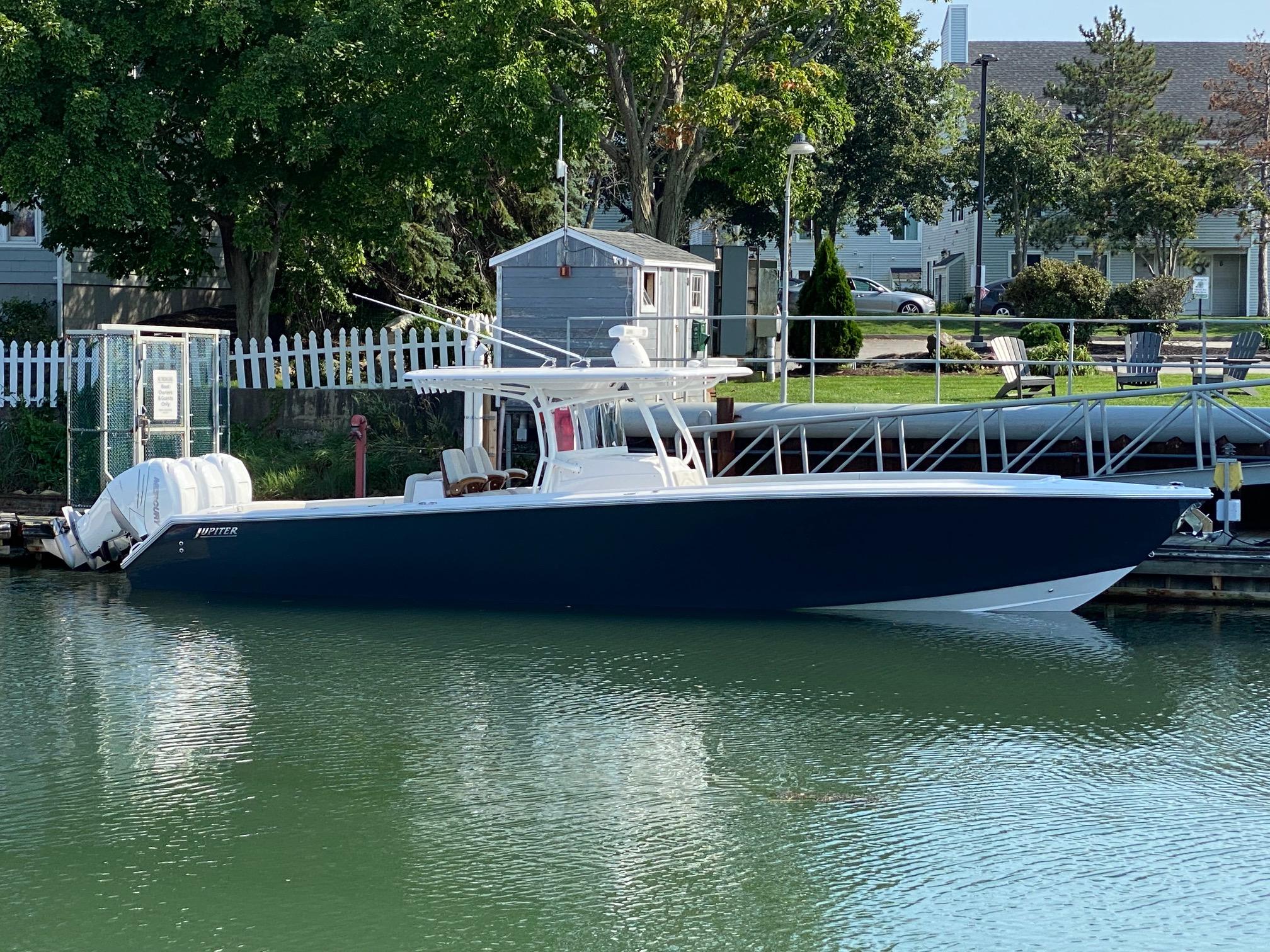 2022 Jupiter Marine 38