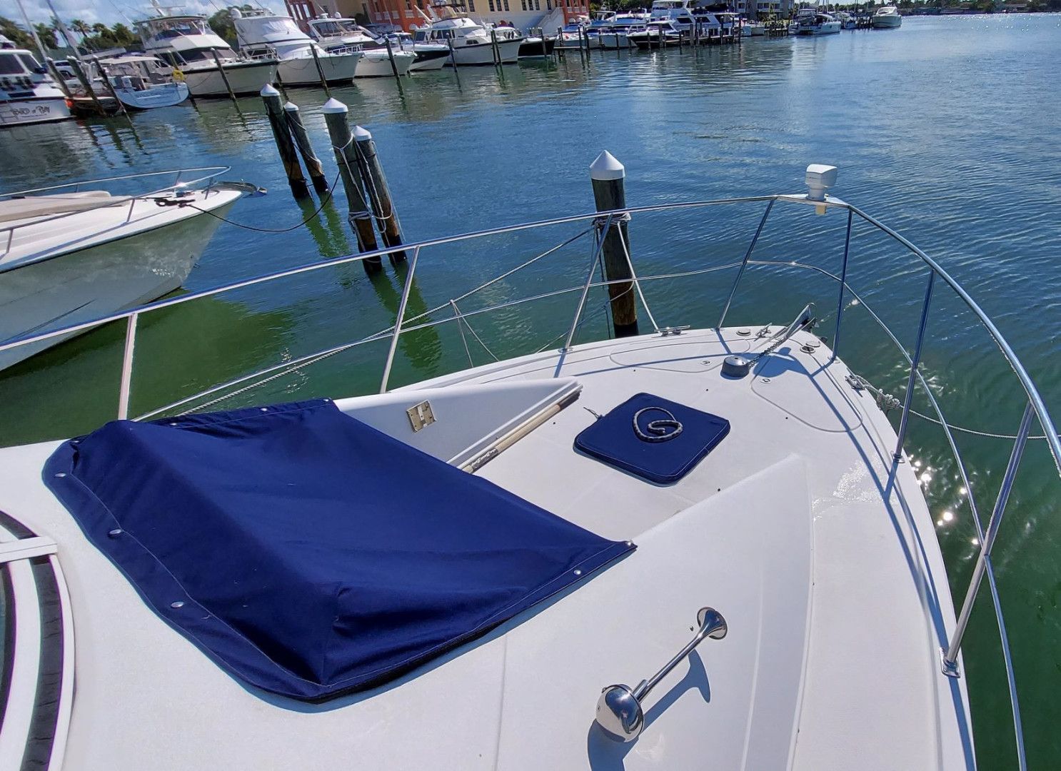 1999 Carver Yachts 350MARINER