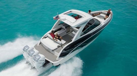 2022 Formula Boats 330 Crossover Bowrider Ob